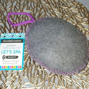 BAMBOO CHARCOAL INFUSED EXFOLIATING PUFF